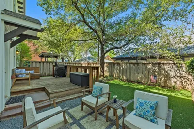 1621 enfield rd e 030.jpg